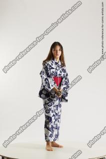 japanese woman in kimono with sword saori 01b